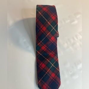 Pendleton Vintage Men’s Tie 100% Virgin Wool Red Green Plaid